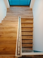 BUKOMA vinylové schody bez nosu - podlaha zákazníka